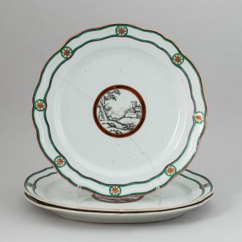 FAT, tre stycken, kompaniporslin. Qingdynastin, Qianlong (1736-95).