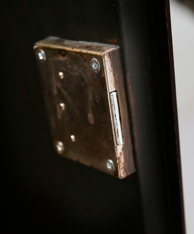 SÄNGBORD, 1 par, rokokostil, för Nationalmuseum, 1900-talets andra hälft.