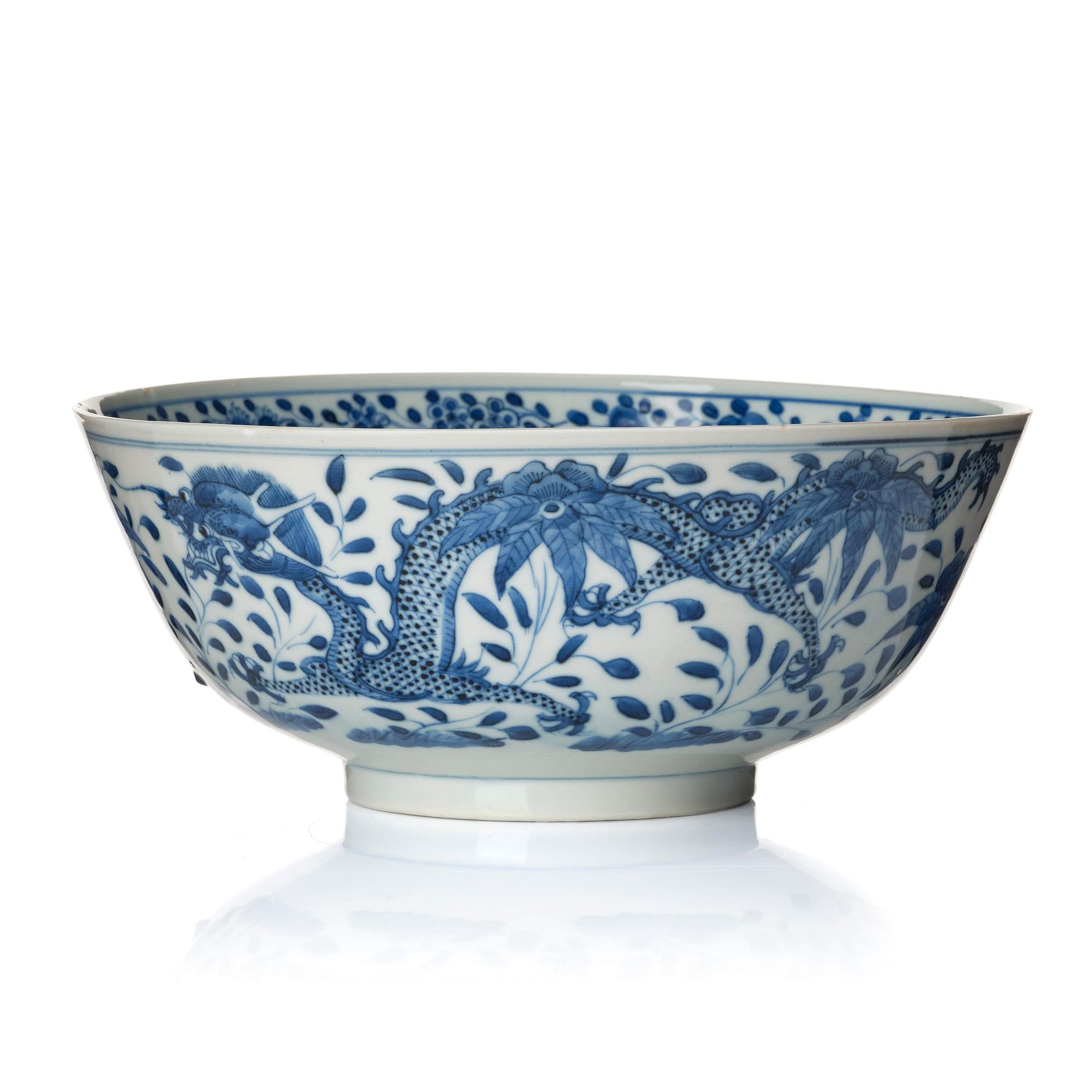 Skål, porslin. Sen Qingdynasti, 1800-tal.