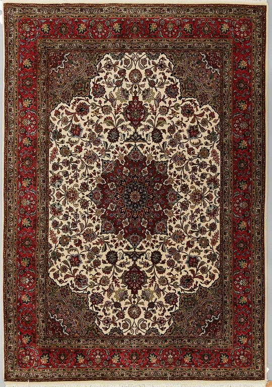 MATTA, Täbris, part silk. Ca 208x150 cm.