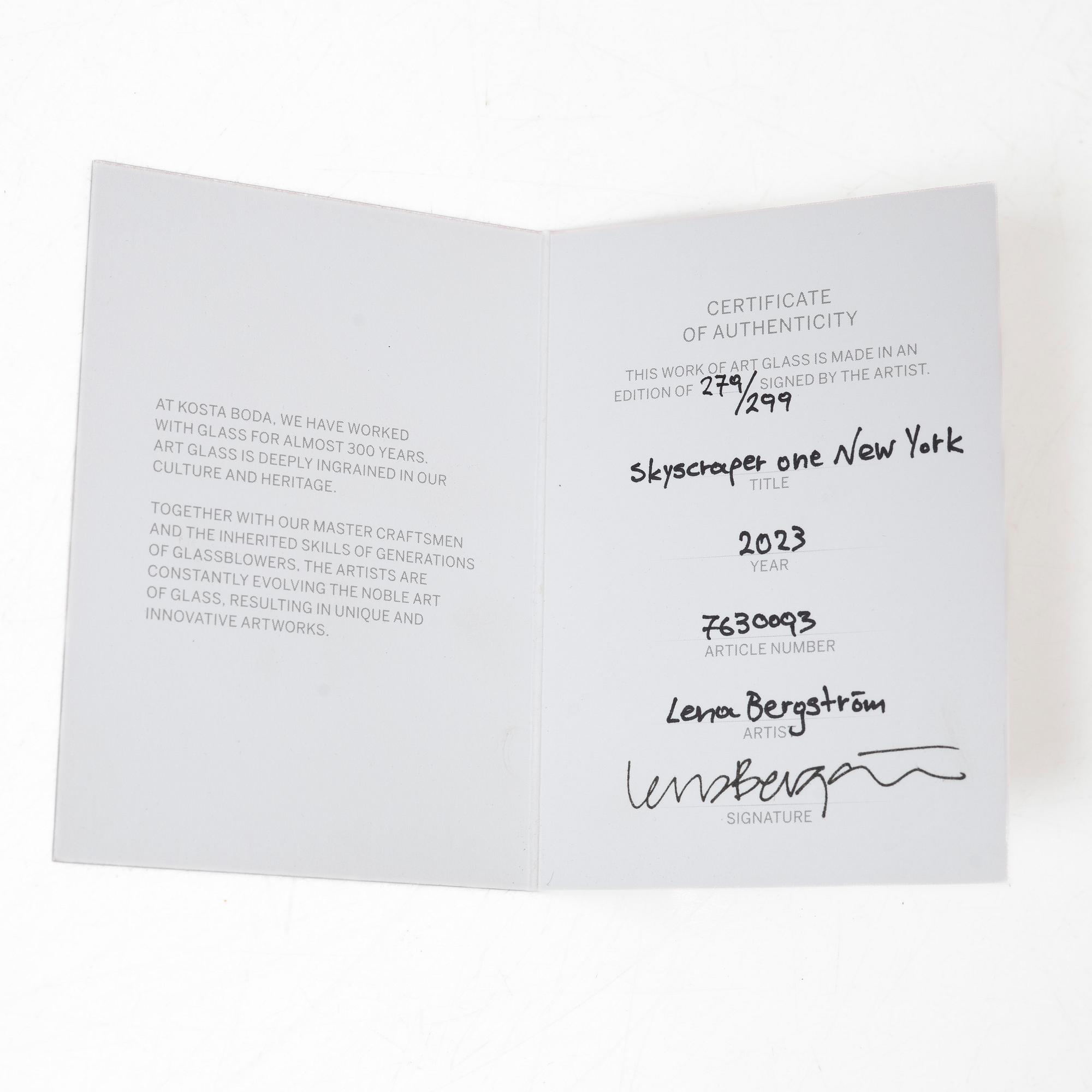 Lena Bergström, skulptur, glas, "Skyscraper one New York", Kosta Boda, limited edition 279/299, signerad, 2023.