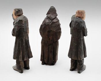 AXEL PETERSSON DÖDERHULTARN, skulpturer, 3 st, snidat trä, hand- och stämpelsignerade, två daterade 1918.