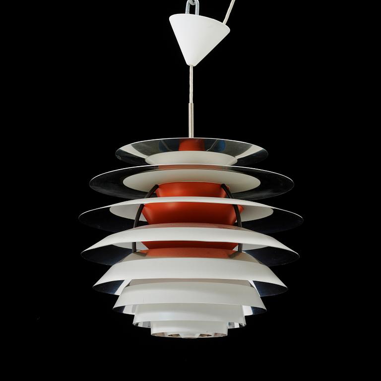 TAKLAMPA, "PH Kontrast", Poul Henningsen för Louis Poulsen, Danmark. Modellen formgiven år 1957. Höjd 50 cm.