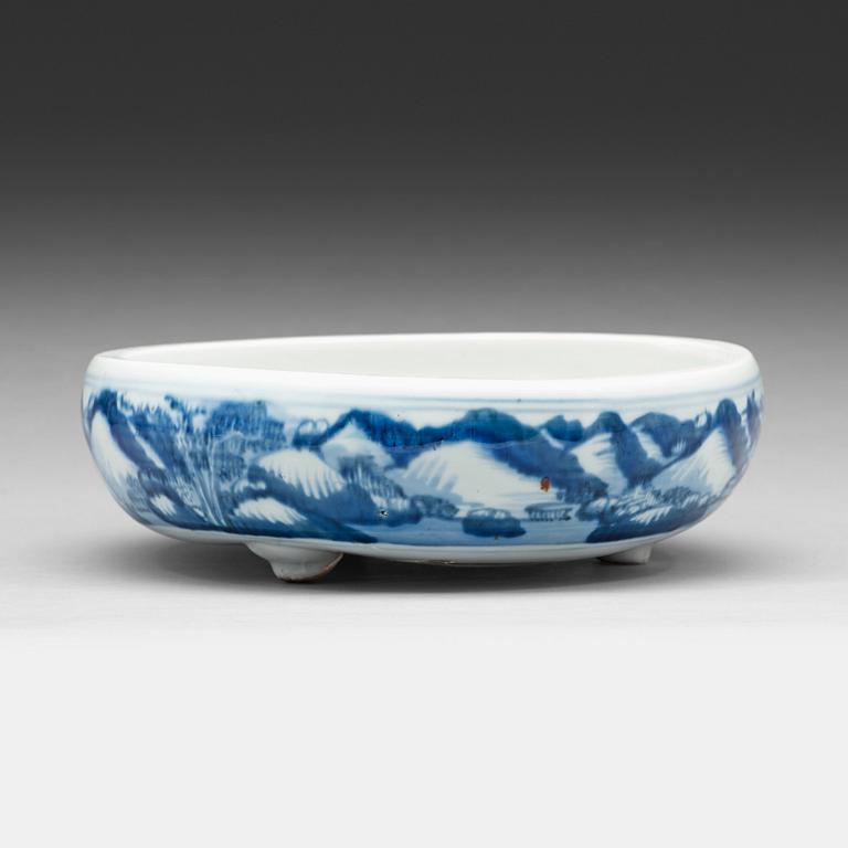 A blue and white censer, Qing dynasty (1644-1912).