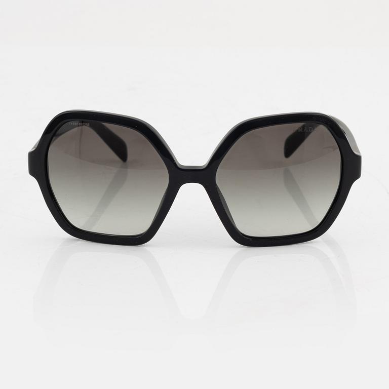 Prada, solglasögon.