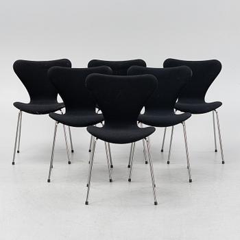 Arne Jacobsen, a set of six 'Series 7' chairs from Fritz Hansen, 21st Century.