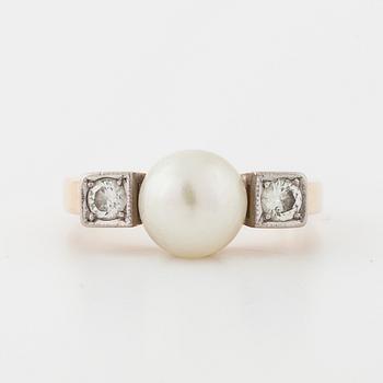 A cultured pearl and brilliant cut diamond ring by Ulf Danielson, Jönköping, 1959.