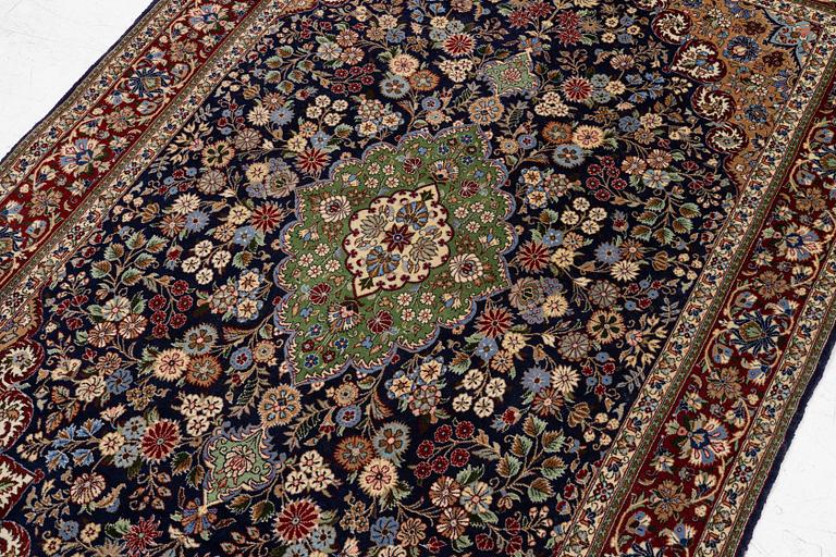 Matta, Isfahan, ca 230x140 cm.