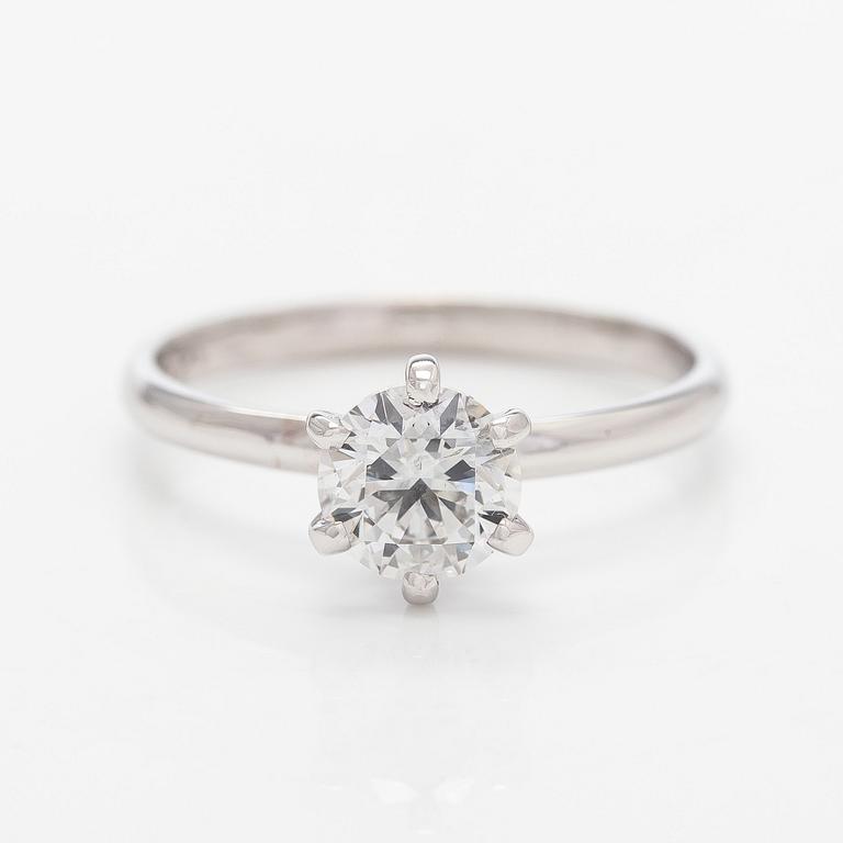 Ring, solitaire, brilliant cut diamond, 14K white gold.