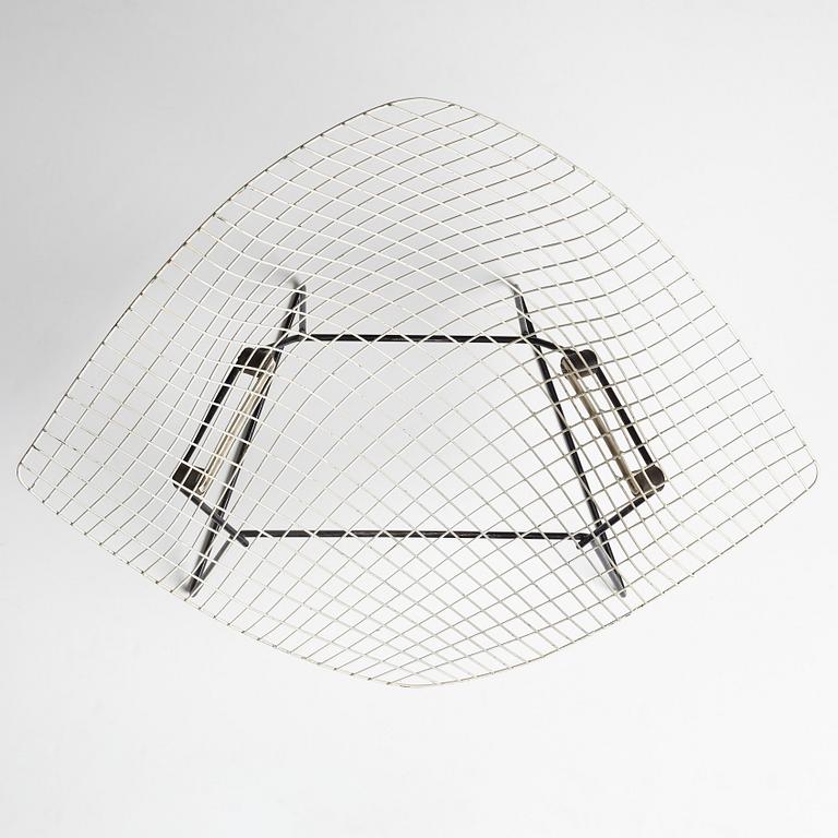 Harry Bertoia, a "Diamond Chair Wide", for Knoll International, possibly on licence by Nordiska Kompaniet, 1950-60's.