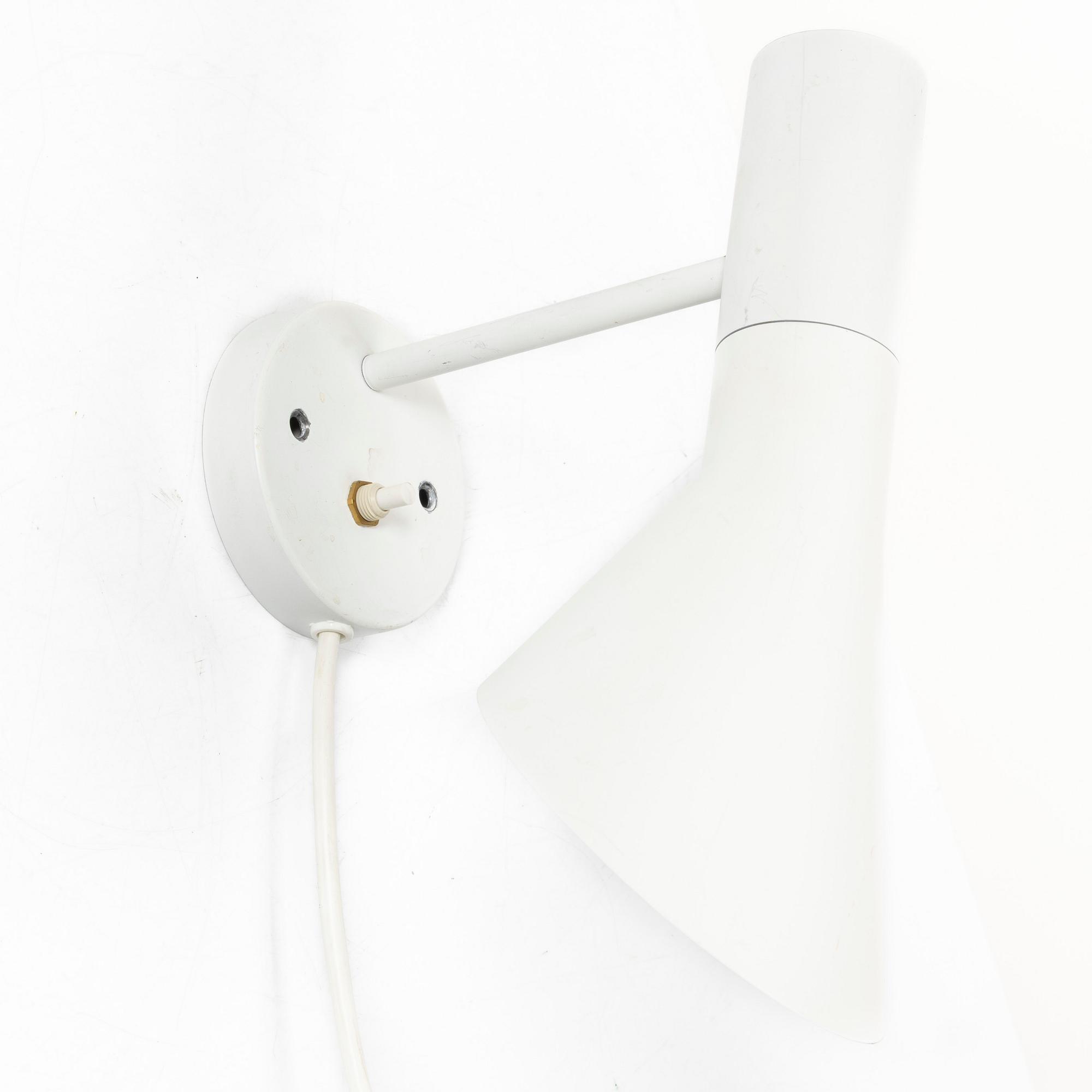 Arne Jacobsen, vägglampa, "AJ", Louis Poulsen.