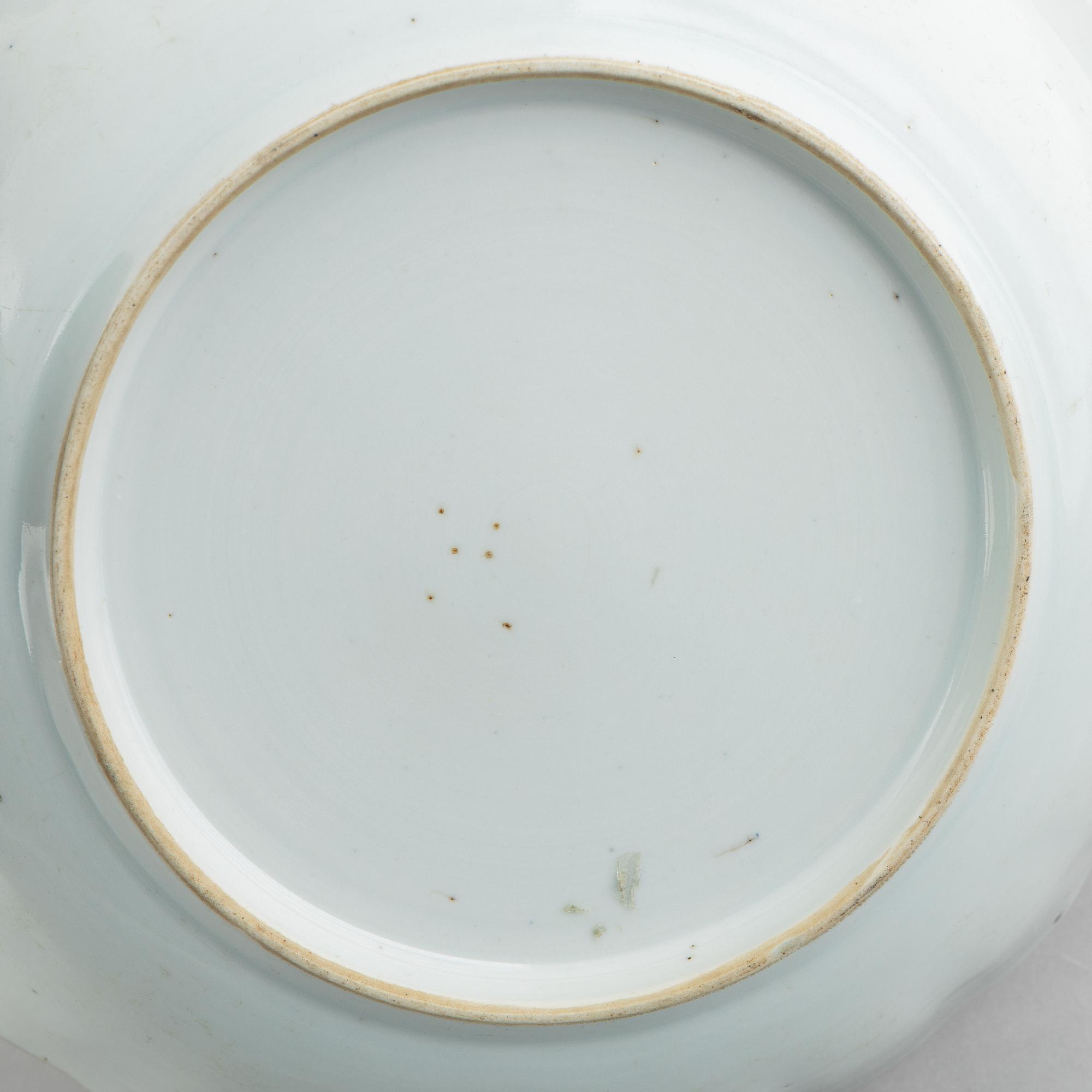 Parti kinesiskt porslin, 13 delar, Qingdynastin, 1700- och 1800-tal.