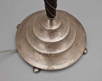 BORDSLAMPA, silver och trä, K. Anderson, Stockholm, trol 1924.