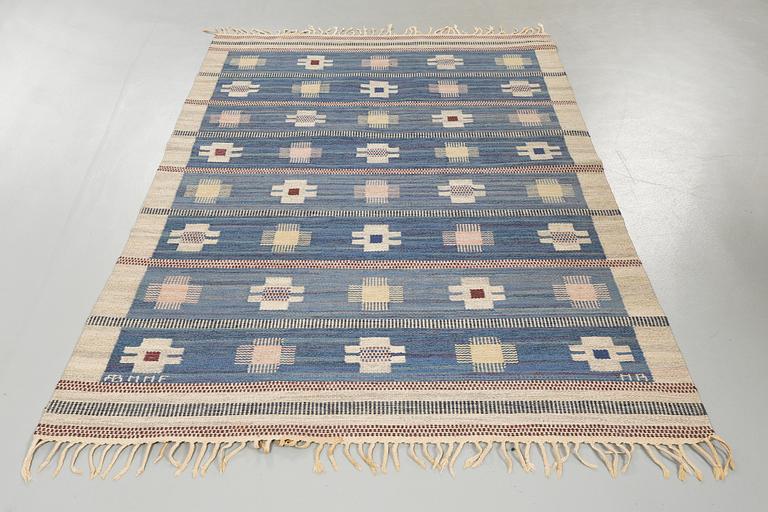 A flat weave by Marianne Richter, model "Hästhov", signed AB MMF MR, 220 x 155 cm.