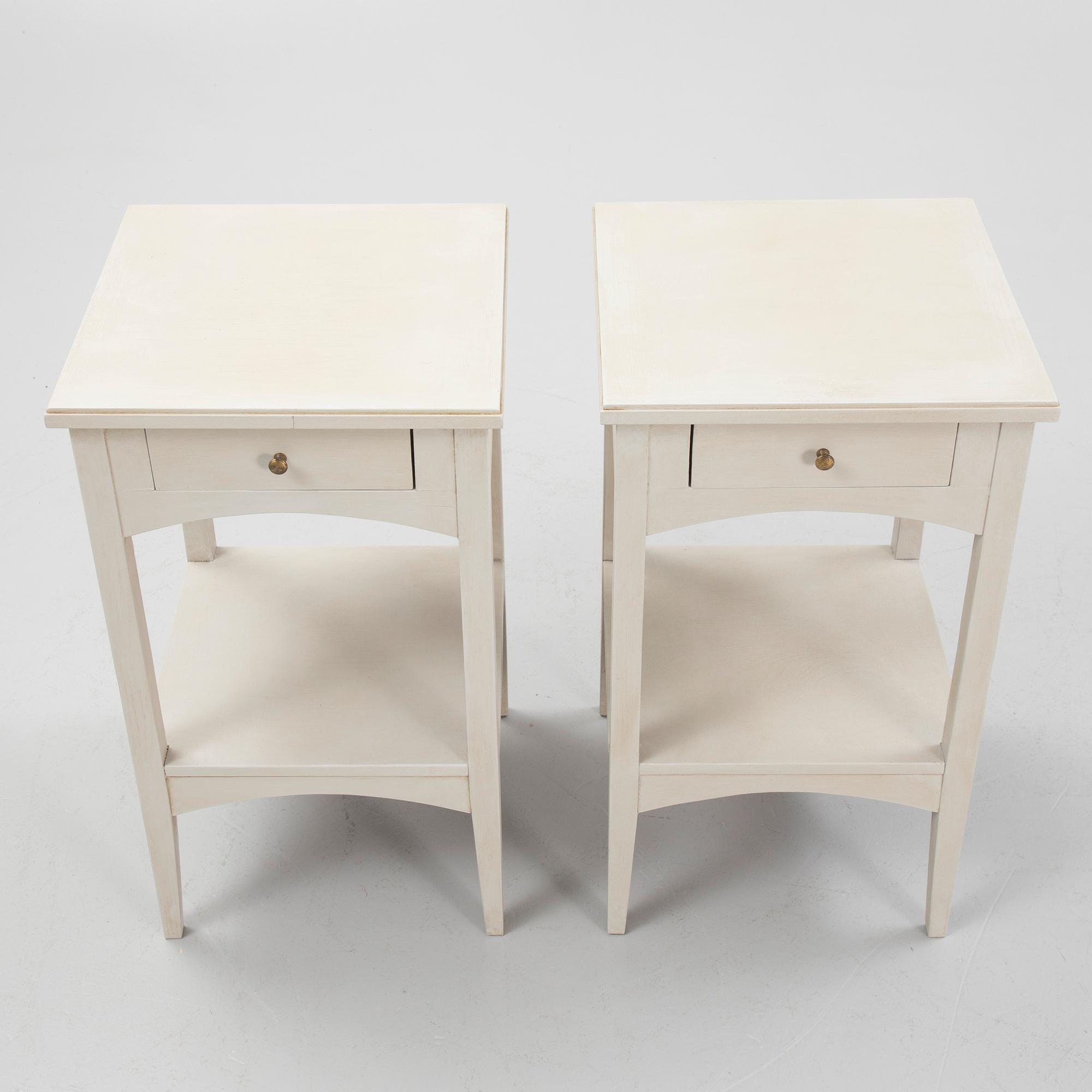 A pair of bedside tables, first half of the 20th Century.