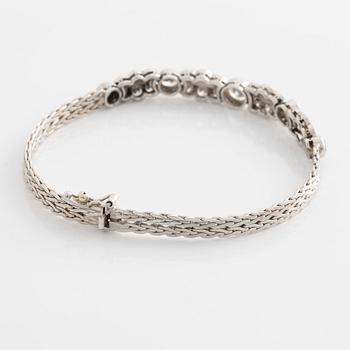 Bracelet 18K white gold with round brilliant-cut diamonds.