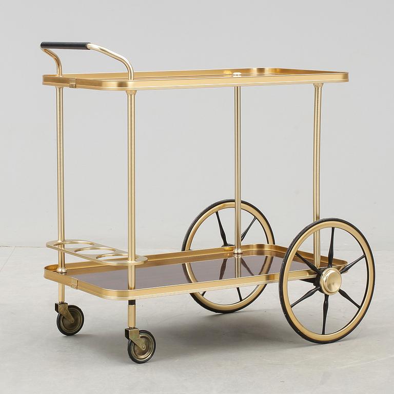 SERVERINGSVAGN, 1900-talets andra hälft.