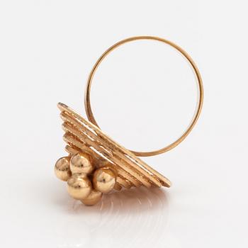 Elis Kauppi, A 14K gold ring. Kupittaan kulta, Turku 1975.