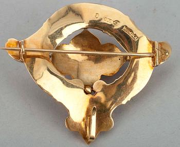 BROOCH 18K gold, enamel, pearls. Gustaf Adolf Cedergren 1844-72, Stockholm.