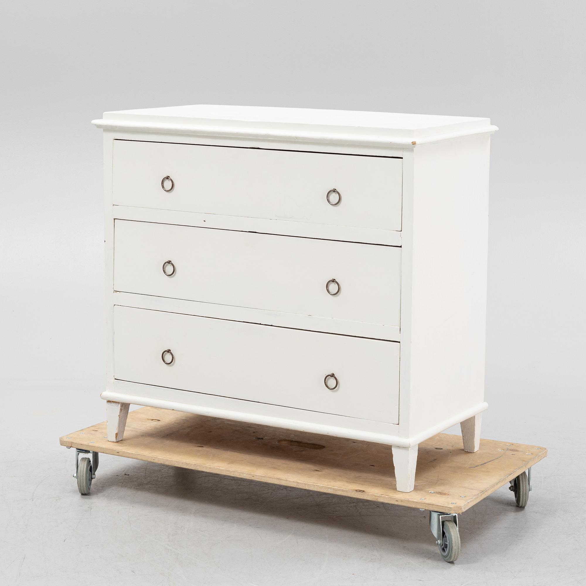 A 19t century chest of drawers.