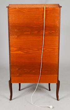 VITRINSKÅP, rokokostil, 1900-talets mitt.