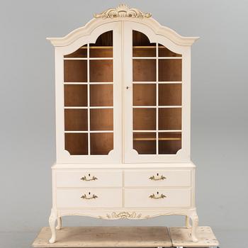 A mid 1900s cabinet by Oscar Edv Ekelunds Snickerifabriks AB, Virserum.
