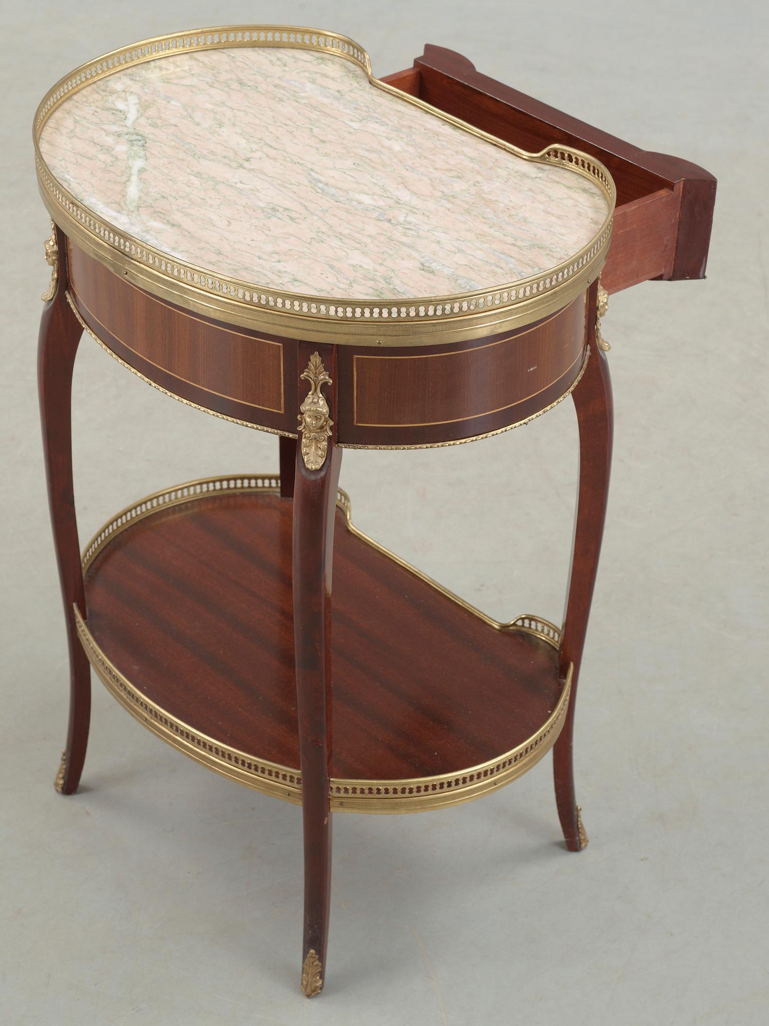 BORD, Louis XV-stil, troligen Frankrike, 1900-tal.