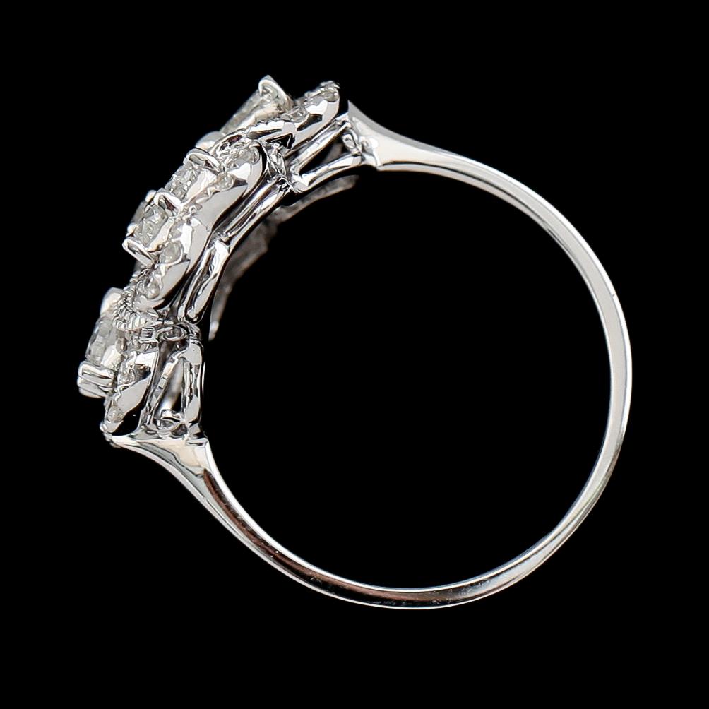 RING, 18K vitguld, diamanter tot ca 1.25 ct.