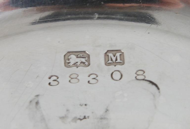 FAT PÅ FOT, försilvrad, England.