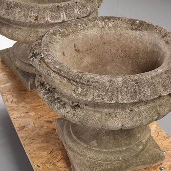 TRÄDGÅRDSURNOR, cement, 1900-talets första hälft.