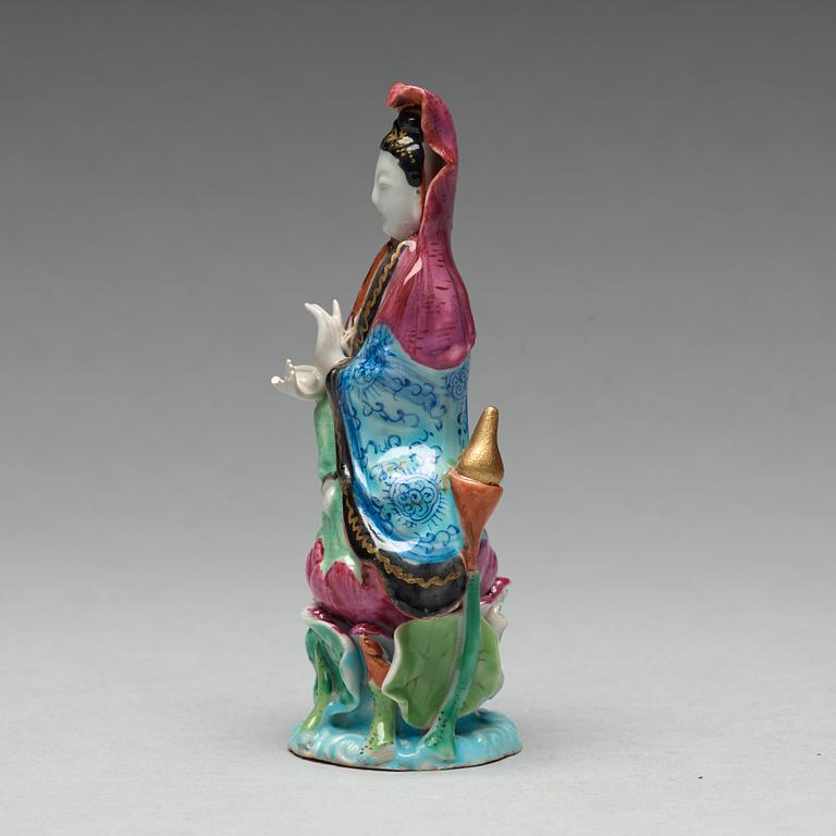 A famille rose figure of Guanyin, Qing dynasty, 19th century.