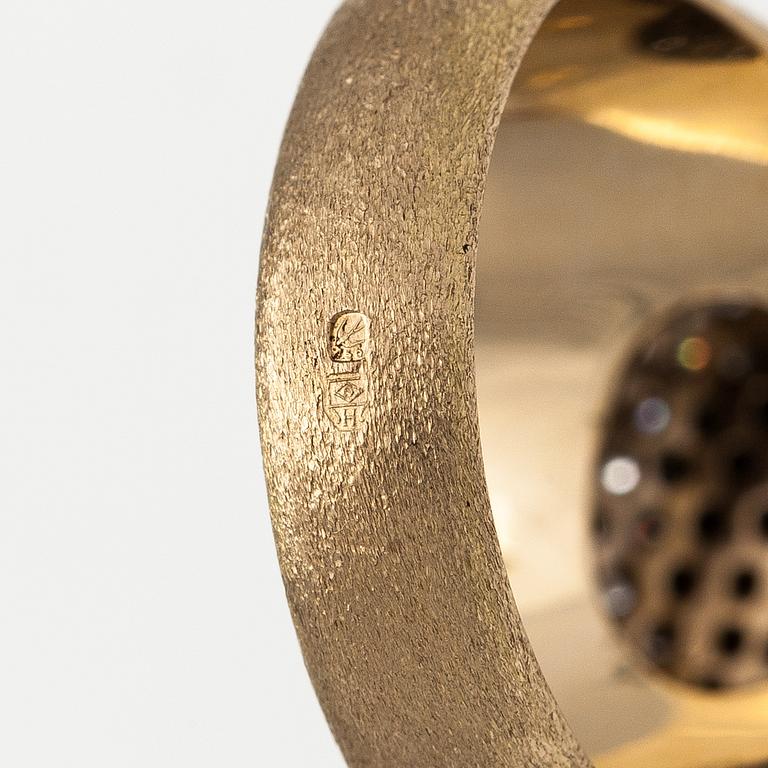 H Stern, Sormus "Golden stone", 18K kultaa ja timantteja n. ct 1.93 yht.