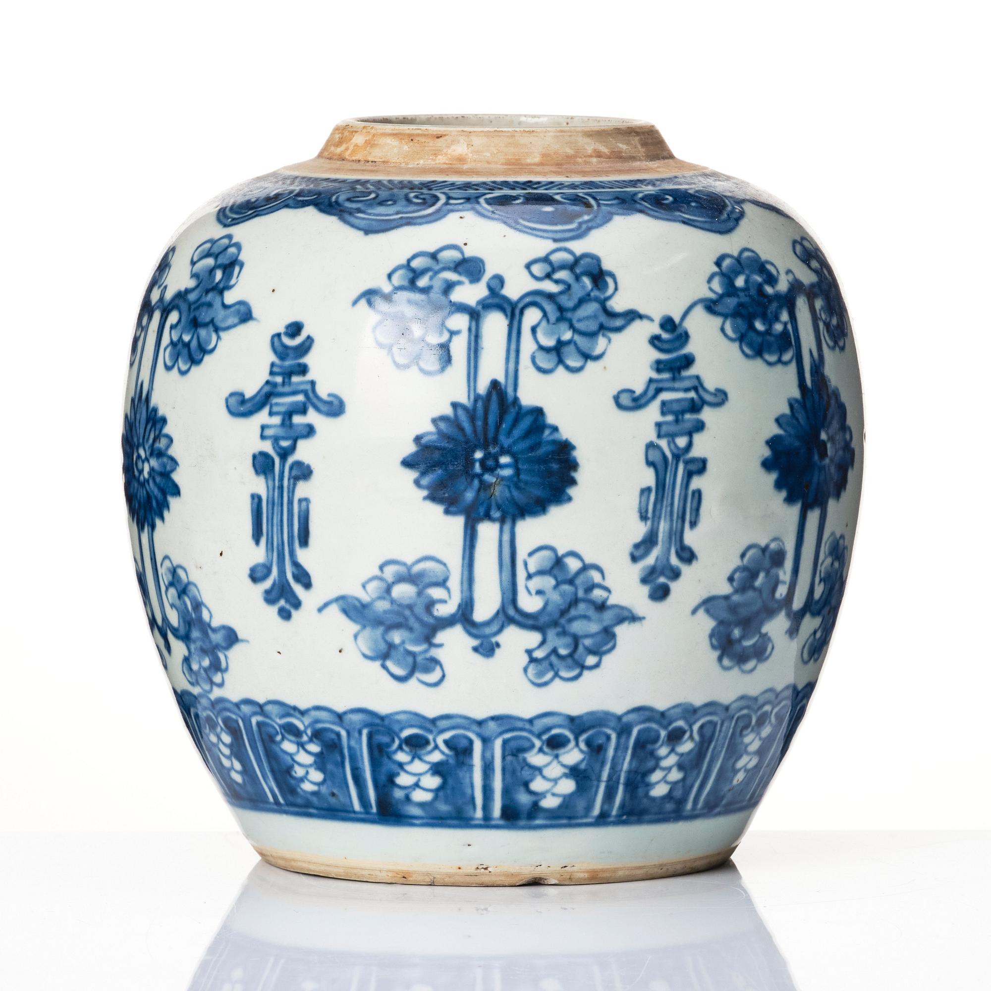 A blue and white jar, Qing dynasty, 18th Century.