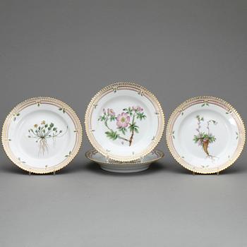 ASSIETTER, 4 stycken, porslin. "Flora Danica", Kunglig Dansk, 1900-tal.
