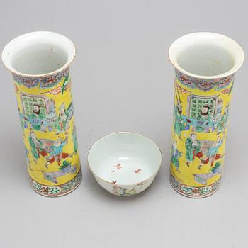 A Chinese famille rose bowl and a pair of sleeve vases, early 20th century.