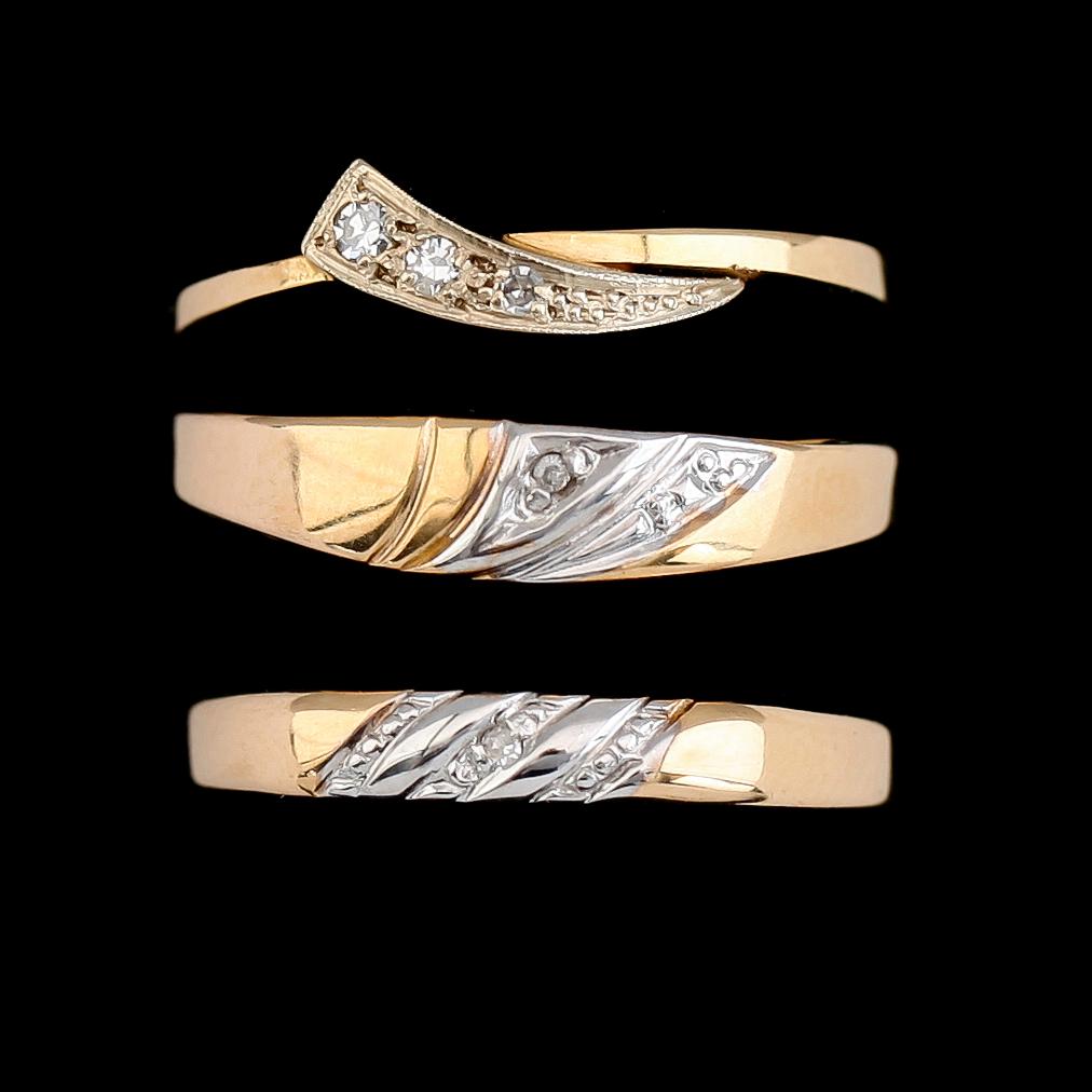 RINGAR, 3 st, 18 k guld med briljantslipade diamanter, 1900-talets andra hälft. Vikt ca 4 gram.