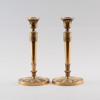 LJUSSTAKAR, 1 par, empire, brännförgylld brons, 1800-talets första hälft.