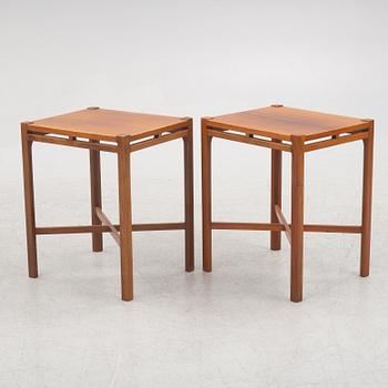 A pair of sidetables, model no 3323, second part of the 20th century.