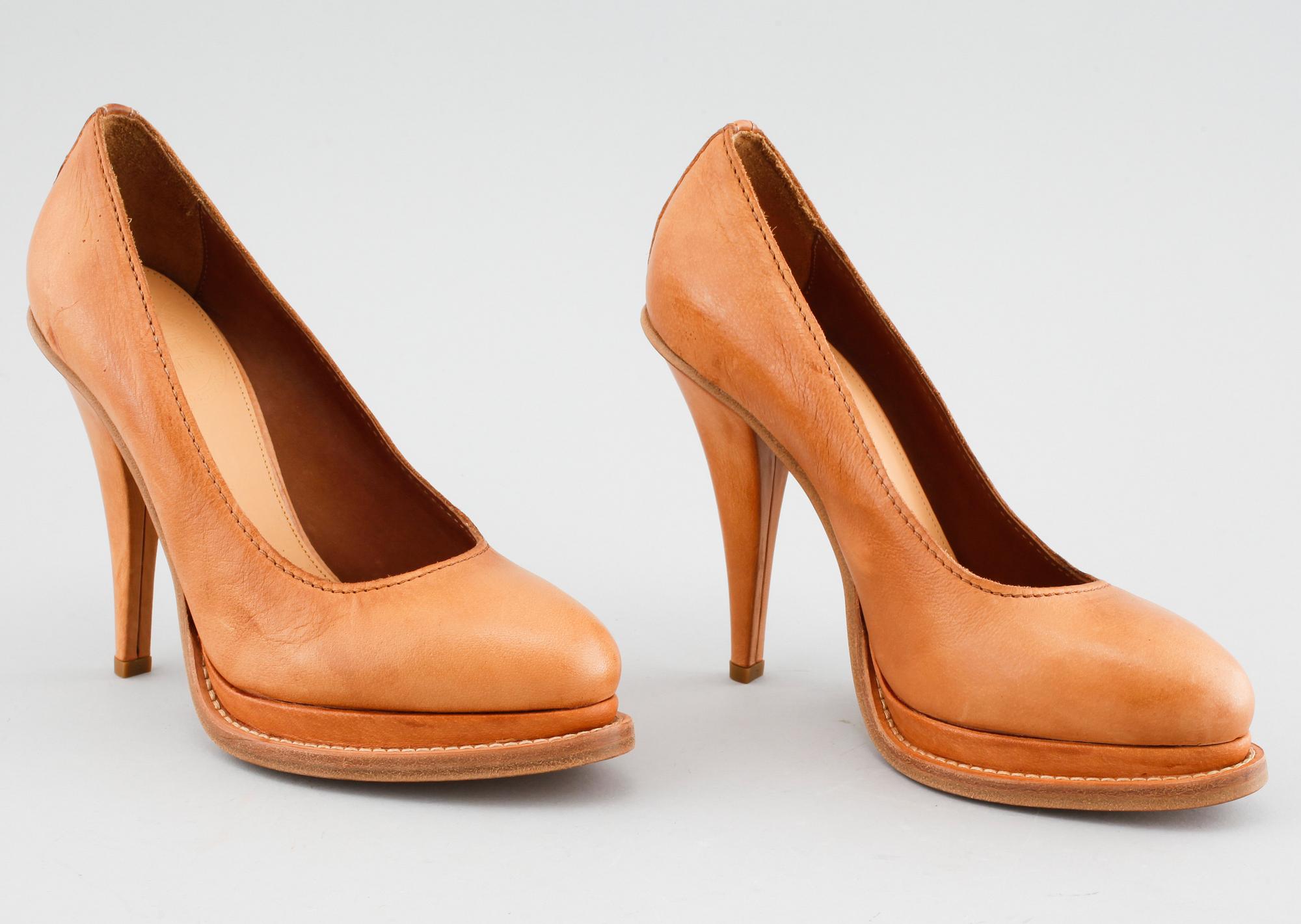 SKOR, Acne. Storlek 38.