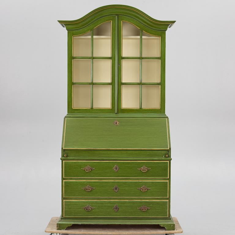A Rococo style display cabinet, second half of the 20th Century.