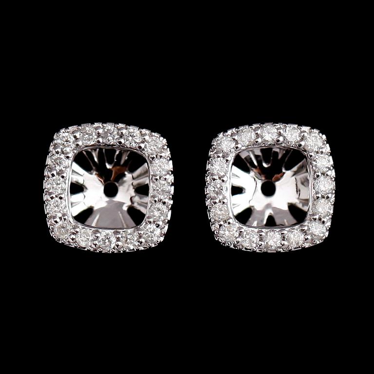 ÖRHÄNGEN, 1 par, 14 k vitguld, briljantslipade diamanter tot 0.66 ct.