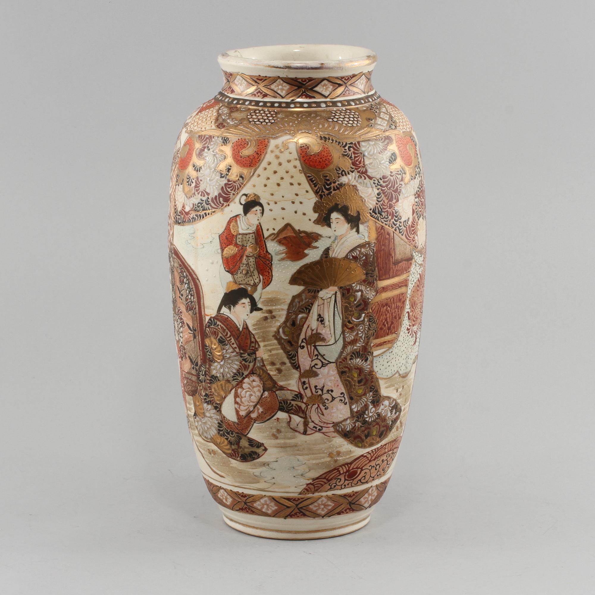 VAS, porslin, satsuma, Japan, 1900-tal.