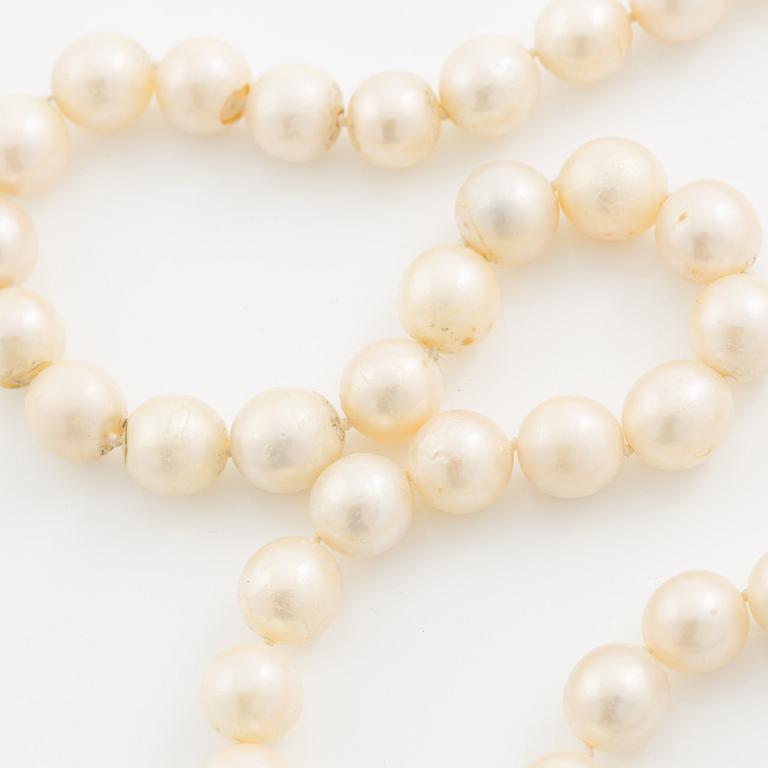 Pärlcollier, med odlade pärlor, lås i 18K guld.