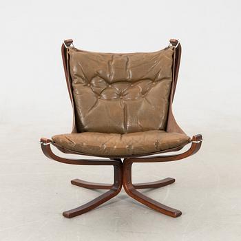 Sigurd Ressel, armchair and table "Falcon chair", Vatne Möbler, Norway, 1970s.