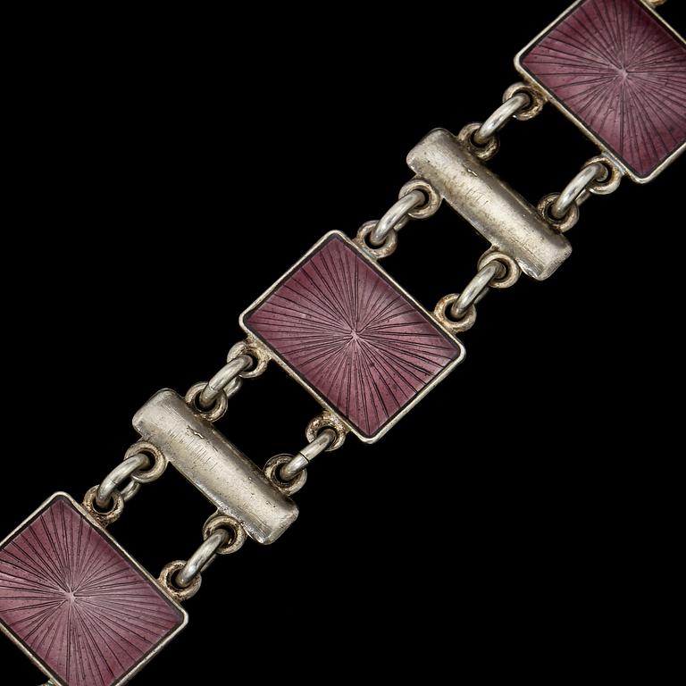 ARMBAND, 2 st, sterlingsilver, Volmer Bahner, Danmark, 1900-tal samt Annie Jagbäck, Lund, 1988. Tot vikt 23 g.