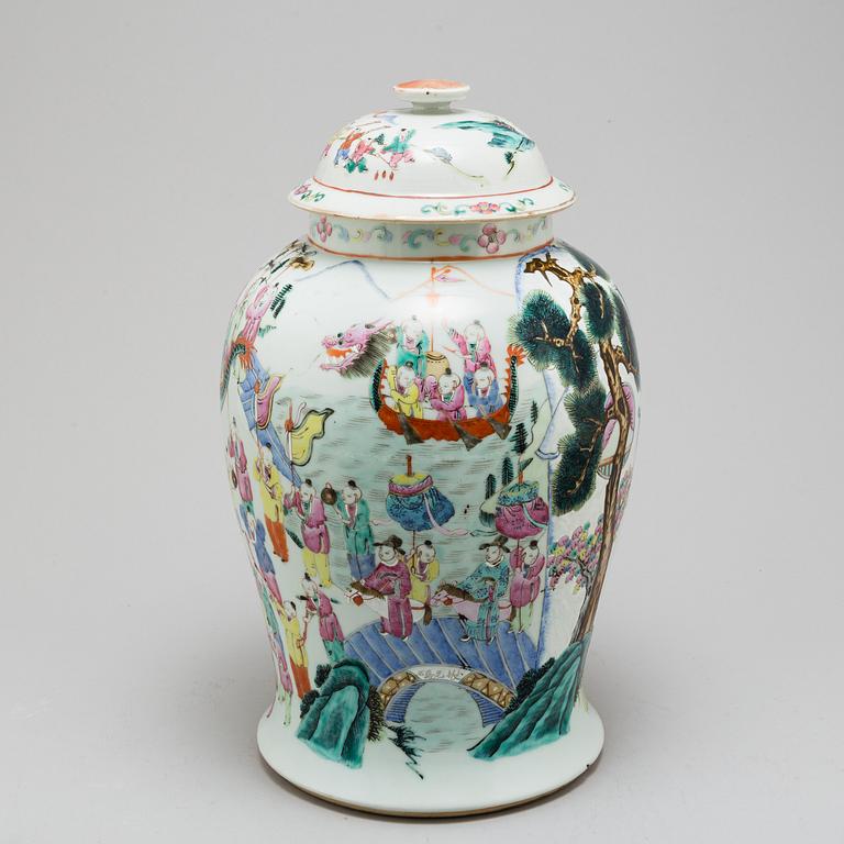 A famille rose vase with cover, late 19th century.