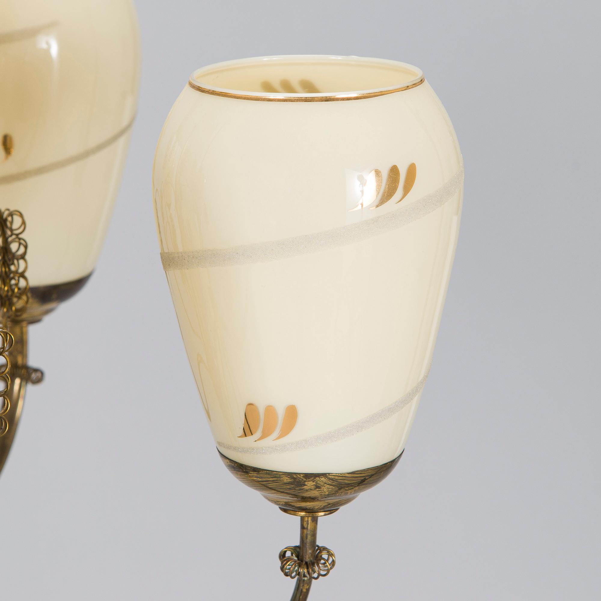 Paavo Tynell, kattovalaisin, malli 9015, Taito 1900-luvun puoliväli.