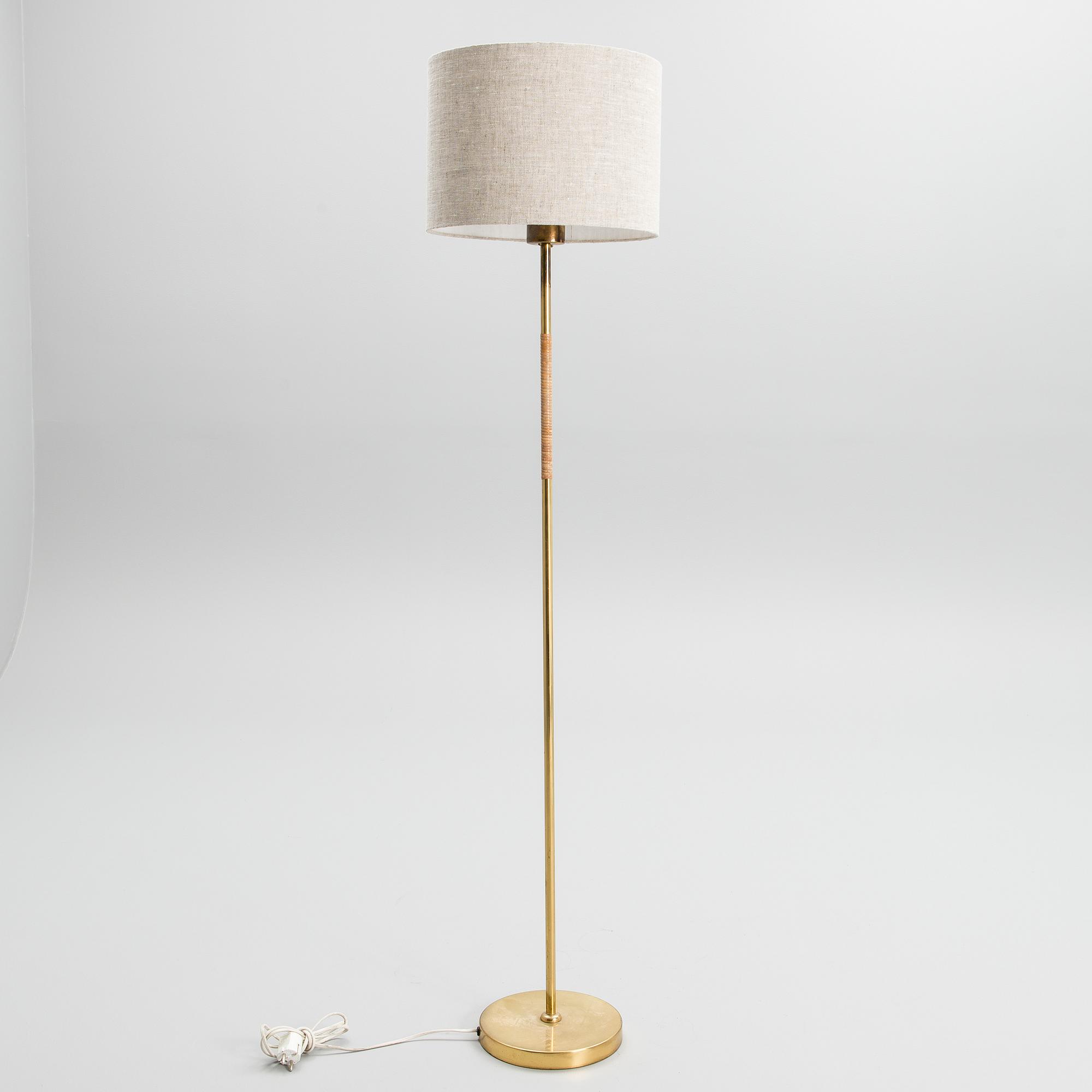 PAAVO TYNELL, GOLVLAMPA. Tillvekare Idman, 1940-tal.