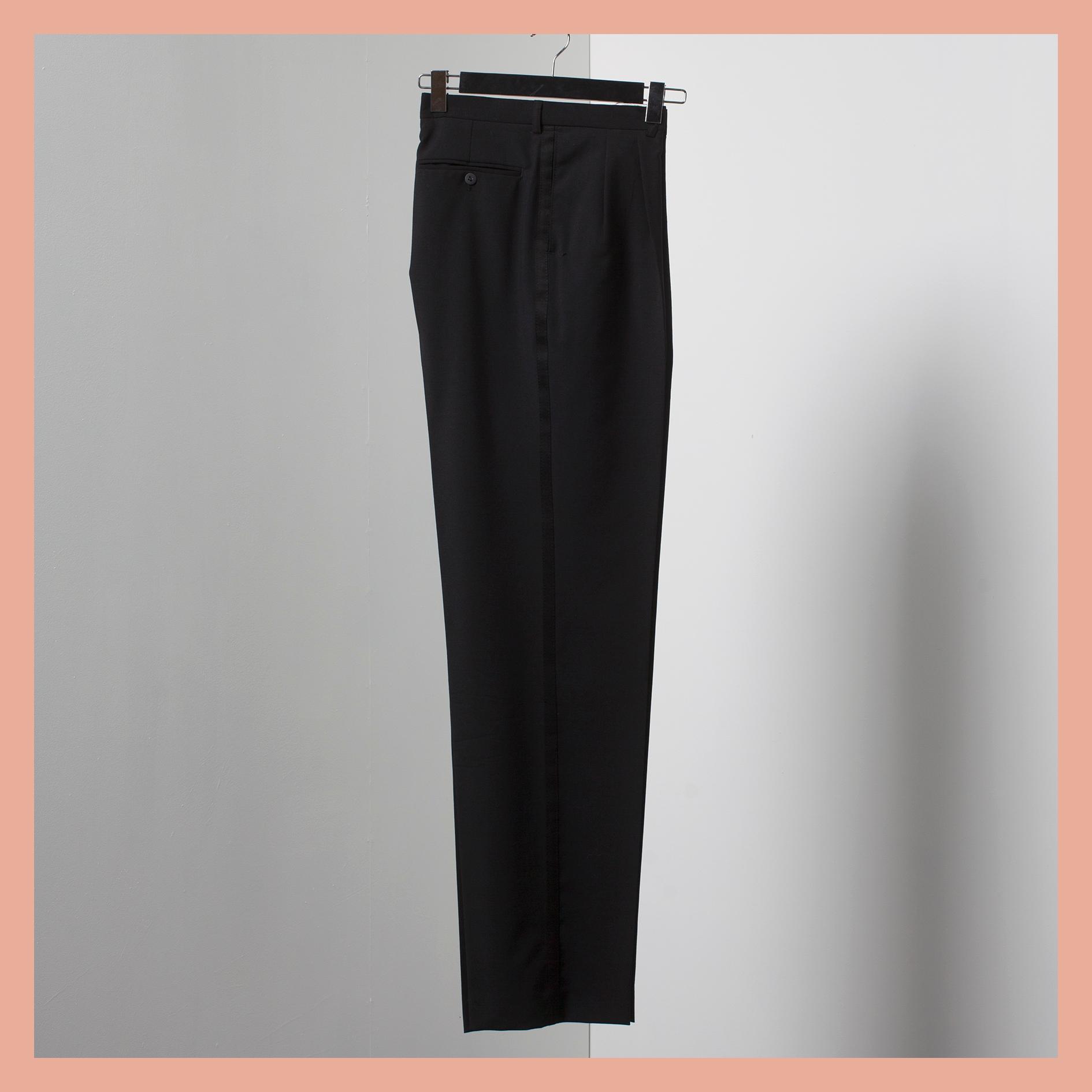 KAVAJ, Yves Saint Laurent, storlek 52.
