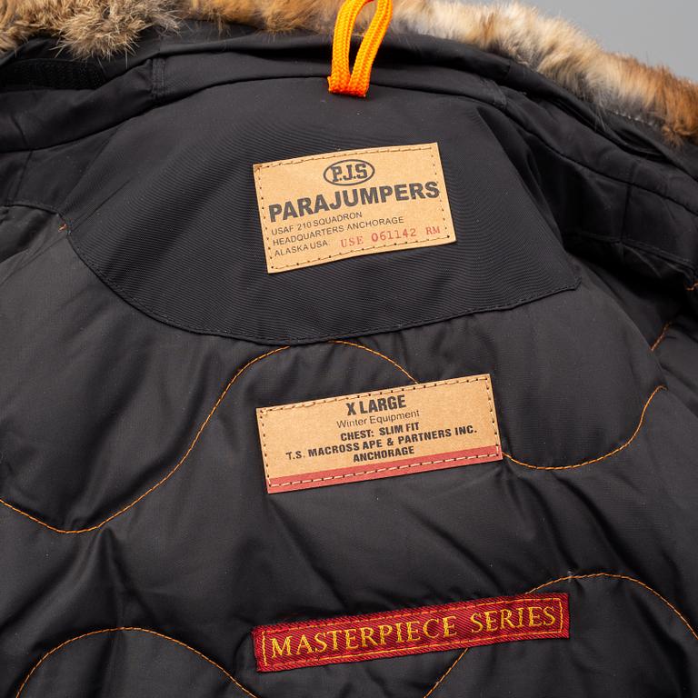 a Parajumpers W Kodiak parka, size XL.